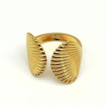 Bague en acier inoxydable dorée décorée de deux coquillages nervurés