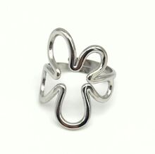 Bague en acier inoxydable à motif floral stylisée de cinq pétales larges