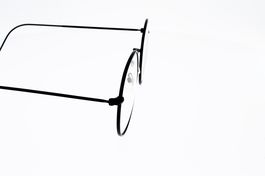 Lunettes spécial écrans avec des verres traités anti-lumière bleue 3987 Style John Lennon Noire pour un look tendance  :