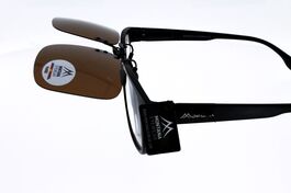 CLIP MONTANA C8b  Sur-lunettes marron polarisé relevable