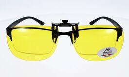 CLIP MONTANA C8c  Sur-lunettes jaune polarisé relevable